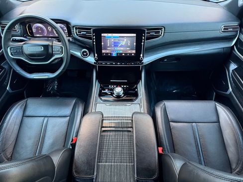 Used 2022 Jeep Wagoneer Series II image 23