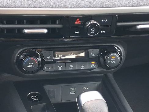 New 2026 Nissan Kicks SV w/ SV Premium Package FWD image 5