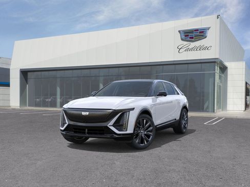 New 2026 Cadillac Lyriq Signature Sport image 9