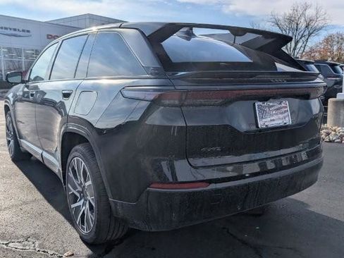 New 2025 Jeep Wagoneer S Limited w/ Comfort Package image 4