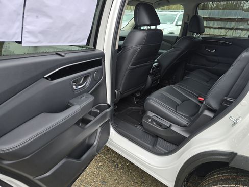 New 2025 Honda Pilot EX-L image 16