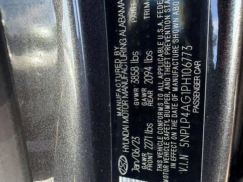 Used 2023 Hyundai Elantra Limited FWD image 16