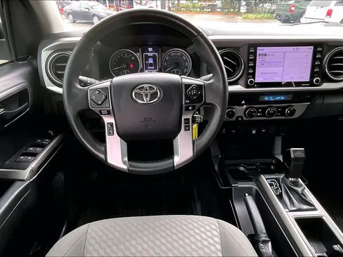Used 2021 Toyota Tacoma SR5 w/ Technology Package image 5