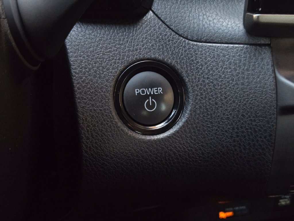 Used 2025 Toyota Camry SE FWD image 22