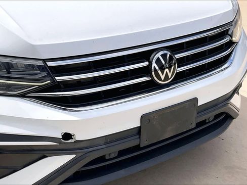 Used 2022 Volkswagen Tiguan SE image 30