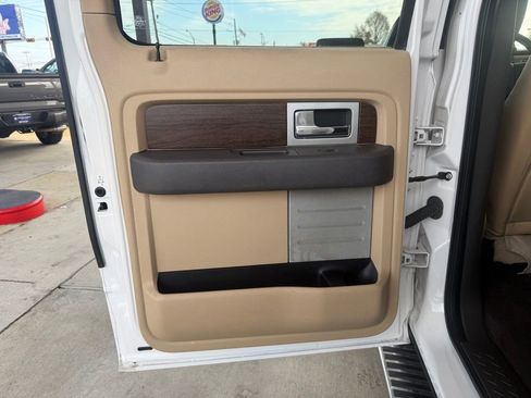 Used 2014 Ford F150 Lariat w/ Equipment Group 502A Luxury image 16