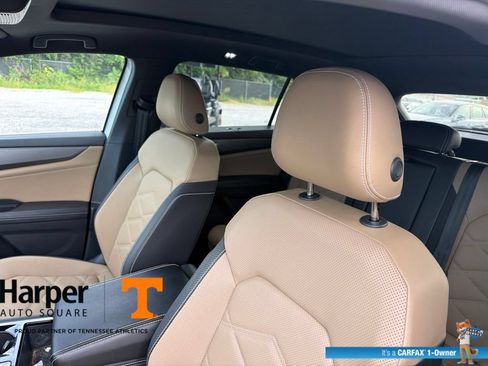 Used 2024 Volkswagen Atlas Cross Sport SE w/ Panoramic Sunroof Package AWD/4WD image 11