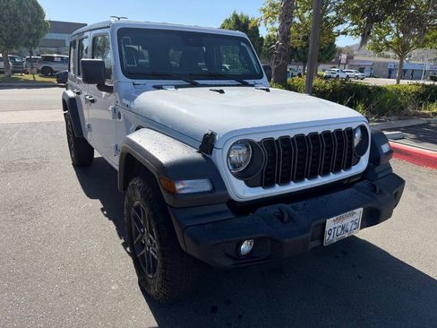 Used 2024 Jeep Wrangler Unlimited Sport AWD/4WD image 2