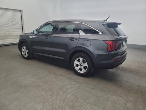 Used 2023 Kia Sorento LX image 3