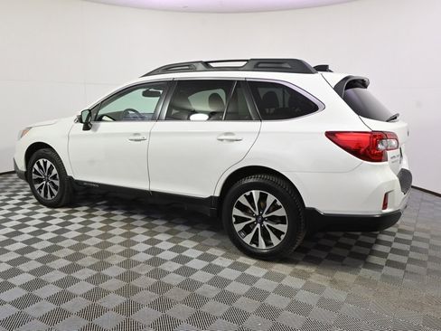 Used 2016 Subaru Outback 2.5i Limited image 3