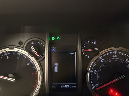 Used 2023 Toyota 4Runner Limited image 11