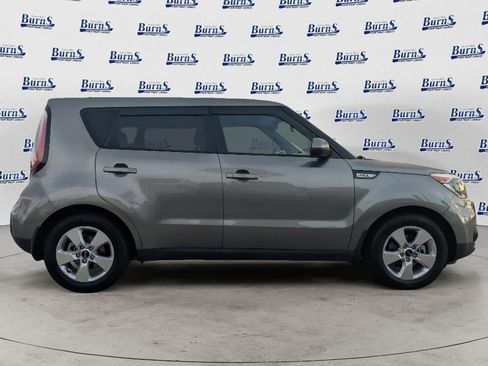 Used 2018 Kia Soul FWD image 2