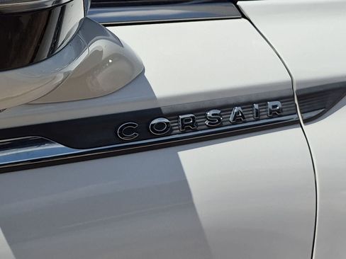 Used 2022 Lincoln Corsair Reserve FWD image 32