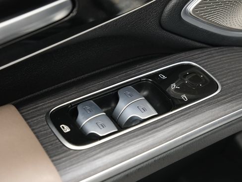 Used 2023 Mercedes-Benz EQS 580 4MATIC Sedan image 30