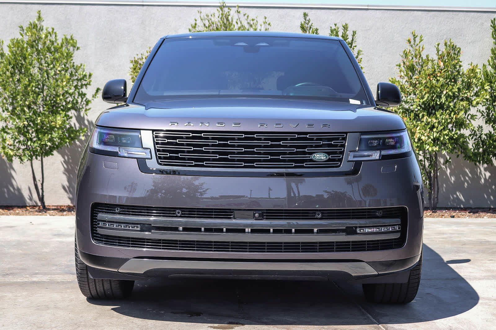Used 2022 Land Rover Range Rover Long Wheelbase First Edition AWD/4WD image 2