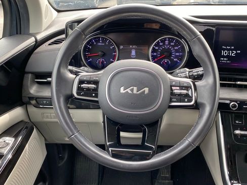 Used 2024 Kia Carnival EX FWD image 13