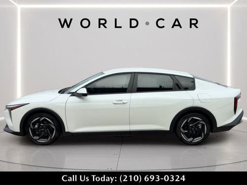 Used 2025 Kia K4 EX image 6