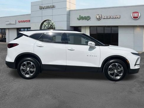 Used 2024 Chevrolet Blazer LT FWD image 8