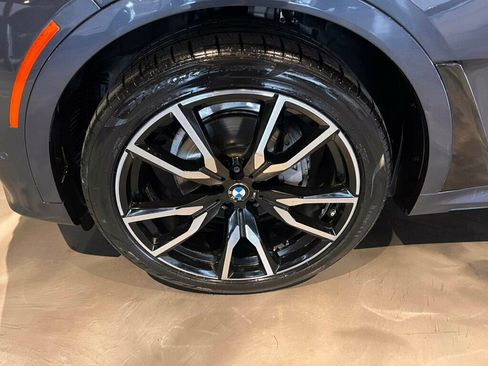 Used 2020 BMW X7 xDrive40i w/ M Sport Package image 9