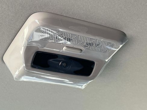 New 2026 Kia Carnival EX FWD image 21