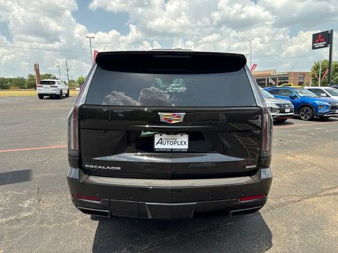 Used 2026 Cadillac Escalade Sport w/ Touring Package AWD/4WD image 7