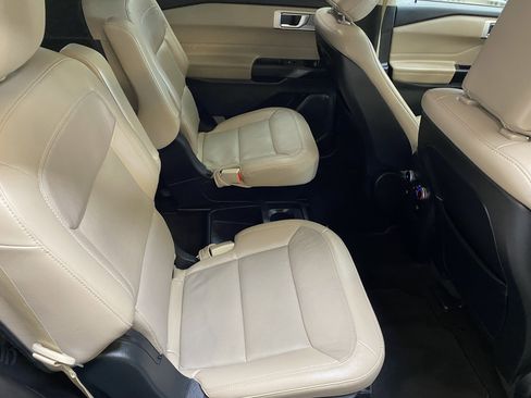 Used 2020 Ford Explorer Limited image 28