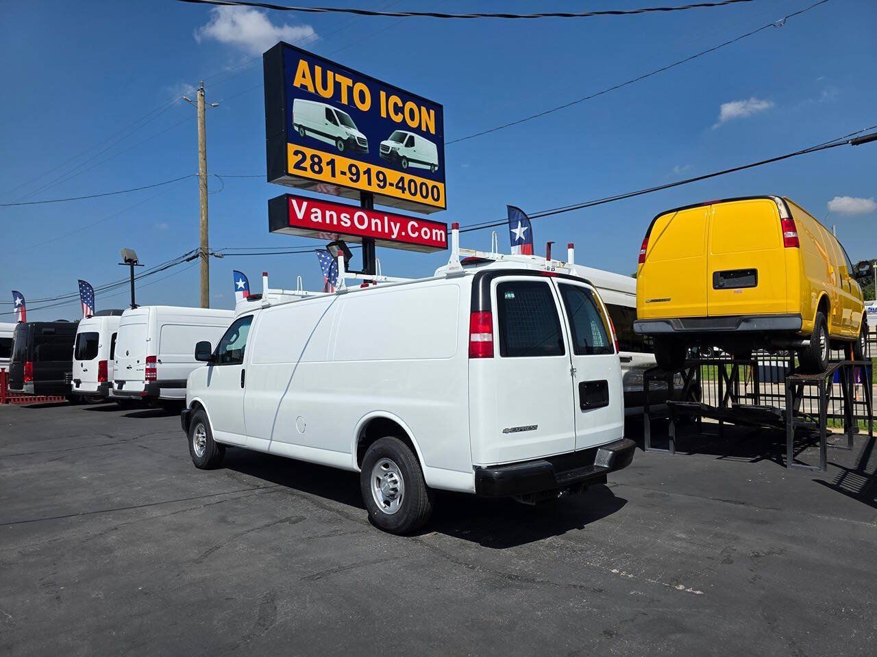 Used 2020 Chevrolet Express 2500 Extended w/ Driver Convenience Package RWD image 2