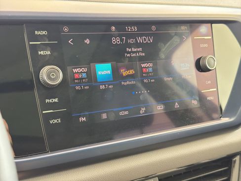 Used 2022 Volkswagen Taos SE w/ Panoramic Sunroof Package image 24