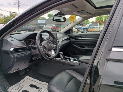 Used 2020 Nissan Altima 2.5 SL FWD image 11