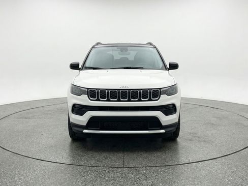 Used 2025 Jeep Compass Limited AWD/4WD image 2