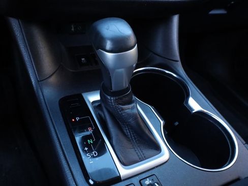 Used 2016 Toyota Highlander XLE image 6