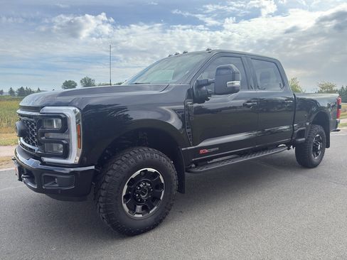 Used 2025 Ford F350 Lariat w/ Lariat Ultimate Package image 3