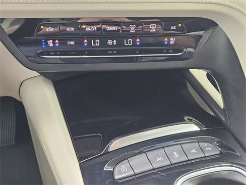 Used 2021 Buick Envision Avenir w/ Technology Package II image 19