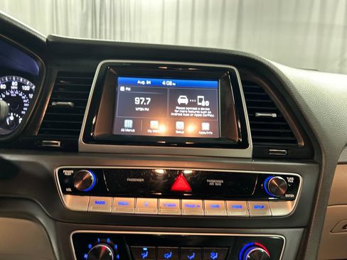 Used 2019 Hyundai Sonata SE FWD image 15