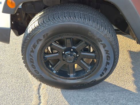 Used 2013 Jeep Wrangler Sport AWD/4WD image 13