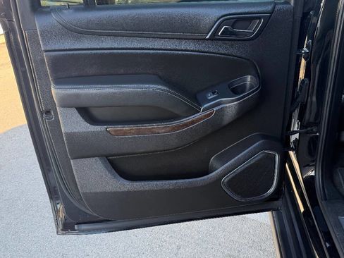 Used 2018 Chevrolet Suburban LT image 22