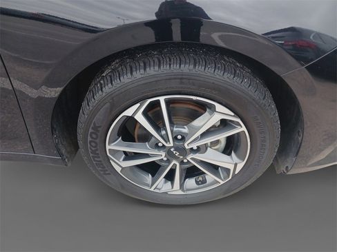 Used 2023 Kia Forte LXS w/ LXS Technology Package image 16