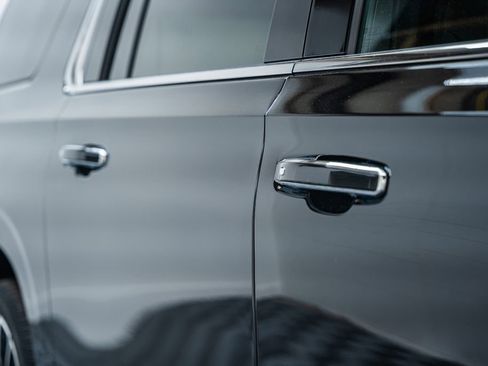 New 2026 Chevrolet Suburban High Country AWD/4WD image 17