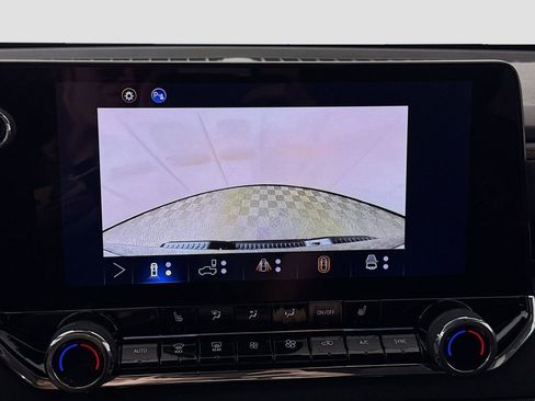 Used 2025 Chevrolet Colorado Z71 w/ Midnight Edition image 14