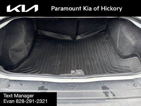 Used 2019 Dodge Challenger SXT w/ Blacktop Package image 11