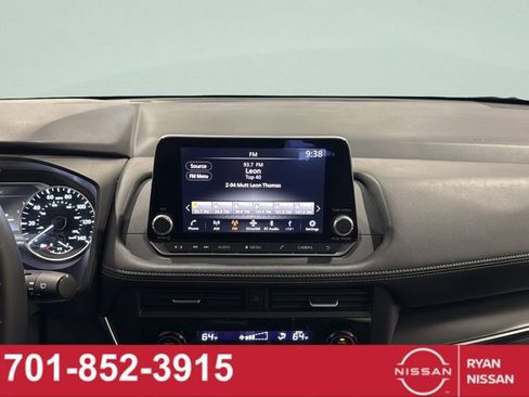 Certified 2025 Nissan Rogue SV image 29