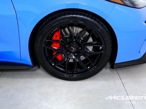 Used 2024 Chevrolet Corvette Z06 RWD image 27