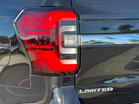 Certified 2023 Ford Expedition Limited image 28