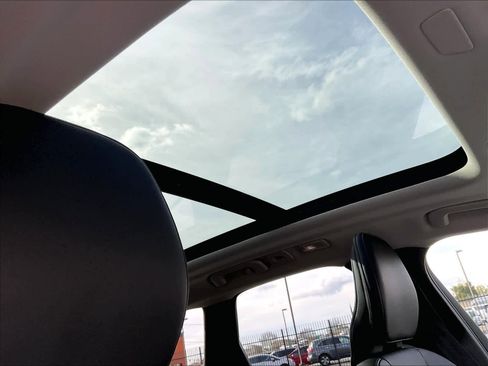 Used 2025 Volvo XC60 B5 Core image 25