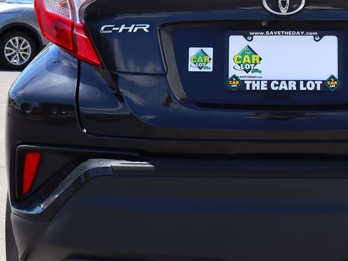 Used 2018 Toyota C-HR XLE FWD image 19