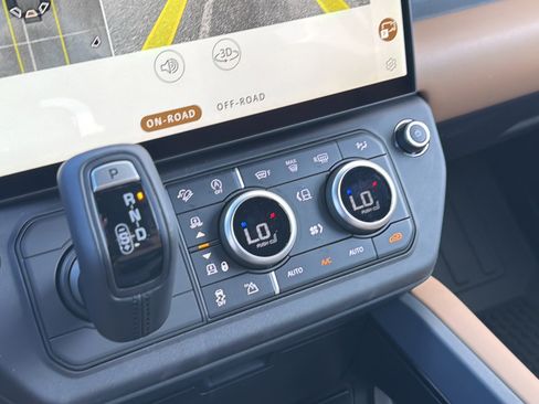New 2026 Land Rover Defender 110 X-Dynamic SE AWD/4WD image 24