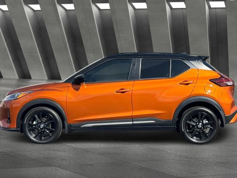 Used 2024 Nissan Kicks SR image 7