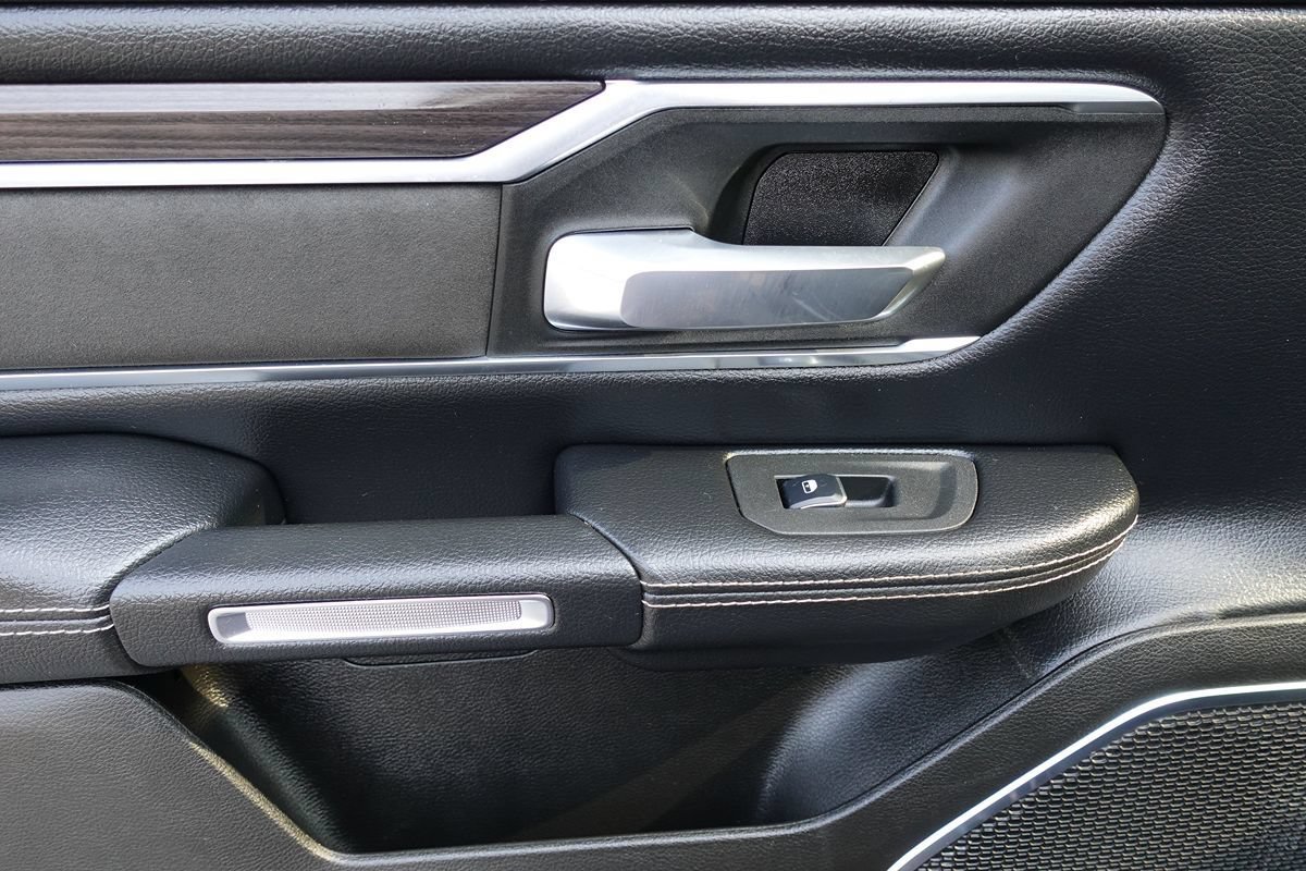 Used 2025 RAM 1500 Laramie w/ Sport Appearance Package AWD/4WD image 14