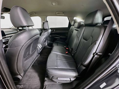 Used 2024 Kia Sorento S FWD image 28
