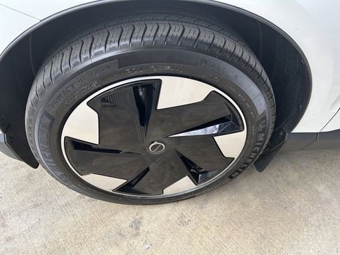 Certified 2025 Volvo EX30 Ultra image 4